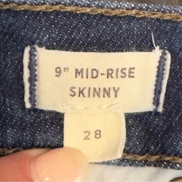 Madewell 9” Mid-Rise Skinny Jeans in Orland Wash | Size 28 | TENCEL™ Denim - Picture 4 of 6